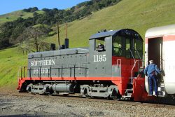 Ever since SP scarlet and grey started infesting the Rio Grande fleet, I've cursed those colors. But in their native home, it's a beautiful paint scheme. Is there a scene more California than this?