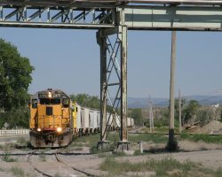 The next traffic encountered was Rock & Rail's GP39-2, LTEX 2372 (ex-UP 2372, exx-MKT 373) at Portland, switching the Holcim plant