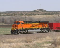 Initially I thought I'd hate the new BNSF look, but I find this new GE ES44DC quite stunning. BNSF 7687 is, to my knowledge, the first new-logo unit to enter Colorado, and is itself is only about a month old.