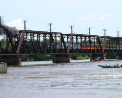 Just another shot of the non-moving section of the old bridge