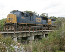 Following further south, 4696 crosses a small concrete trestle just north of the mines near Fort Green.