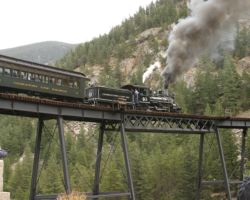 The extra, led by #40, starts over the Devils Gate bridge a little before noon