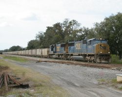 Finally, another empty comes rolling through Edison Jct, albeit with all the good light for the day gone.