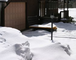 How many times have you seen a garage which doesn't connect to a road, but has a 3' gauge spur from it to the mainline?