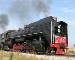 6988 blows through the crossing (well, okay, so it actually wasn't moving that fast...)