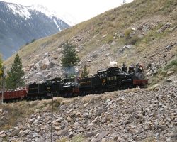 And they're off again with the 1335 train leaving Devils Gate, approaching the bridge from the north side.