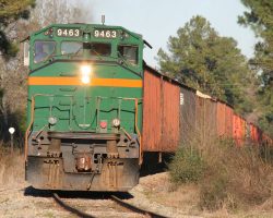 Right about 1600h, the southbound got a crew and headed down the line from Adel. Despite the track being much better than on the Thomasville line, they're still probably only making 25mph.