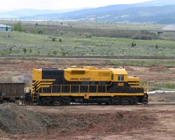 The first and only time I've actually seen the Rarus out moving around, here Rarus 302 and a dirt train