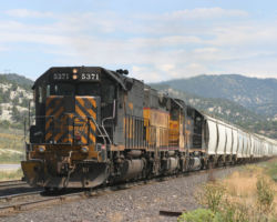 Finally, the sun is moving into the afternoon sky, and we get some better light at Narrows