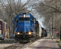 I actually arrived at the train at the same time the crew did, so I had enough time to park in West Davenport and fire off a heads up to the Iowa Interstate list while I was waiting...