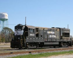 This is Vidalia, GA - of course famous for the onion of the same name. There's a switcher kept right downtown. I'm not sure what it switches, though, since I never saw it move.
