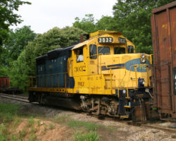 Back under foliage as 3032 leaves Lamar