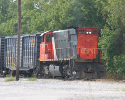 WTNN M420W 3576, still in CN paint, moves cars around Iselin on 16-Sep-2005