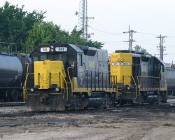 Coffeyville is still a very active Watco regional hub, as evidenced by these two motors in the yard - WAMX 501 and WAMX 3521