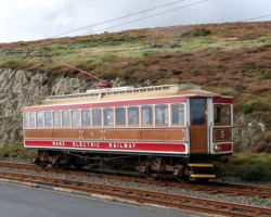 #5, this time without a trailer, approaches the summit on the way to Groudle.