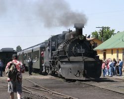Only half an hour late, we've finally got power on the train! Apparently some minor issues with 487 that morning delayed preparations for departure, and from the many visits to the C&TS, I've just come to expect such things. It's a sold-out train with 5 coaches, the snack car, and the parlor car at the end.