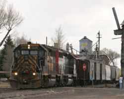 The train is headed back through the small agricultural town of La Jara in this photo. I finally get the Grande in the lead, and the sun fails. As the afternoon wore on (and it is nearly 1600h at this point), the bright sun gave way to overcast skies and a bit of rain.