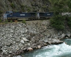 4645 starts along the cliffsides of Cheakamus Canyon