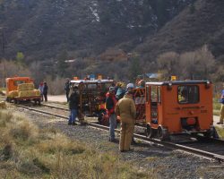 Since things were running behind anyway, there was no time wasted in turning the cars and loading on the 1100h passengers.