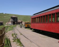 And following right behind are our fire-fighting friends in speeder 012.