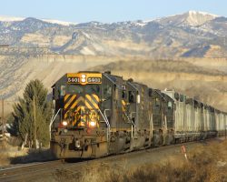 Following on the heels of ZRODV is Saturday's morning Dirt Train, with a small train of trash for Sunnyside.