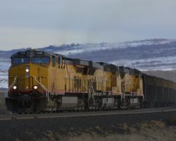 Helpers removed, UP 7190 west continues for the summit