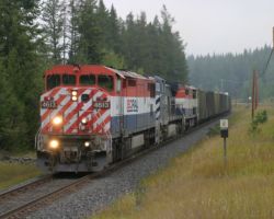 A few minutes later, JOSQ highballs out of Dragon southbound