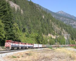 4623 and the PGNV pull to a stop so that the crew can check a malfunctioning SBU.