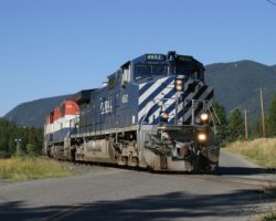 The 4652 flies across the highway east of Kelly Lake with this SQJO.