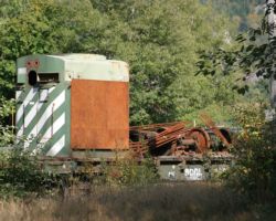 A better look at that scrap radiator section from an RS-18 behind the Squamish yards.