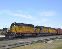 A UP train that doesn't have at least one modern unit in it - a manifest freight enters Council Bluffs pulled by two ex-CNW SD40-2s and one of the remaining ten SD40-2s still in CNW paint - CNW 6847.