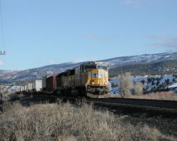 The westbound ZDVRO-03 passes the Narrows crossover
