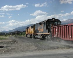 Leaving Buena Vista with four gons in tow - note the signals are dark, like everything past Parkdale.