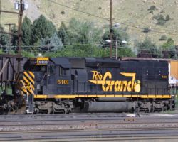 After being washed just a day or two before, 5401 is the cleanest motor I've seen in a long while.