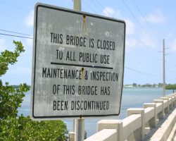 With the bridges being nearly 100 years old and the highway deck quite narrow, all of Flagler's bridges are now abandoned and either disused or used as fishing piers. This is Saddlebunch 4 again.