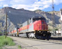 Utah MK5000C 5005 leads an eastbound empty train through Helper. The surprising thing is that it keeps on going east...