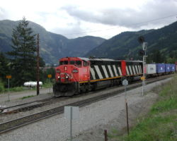 A CN intermodal heads straight on through Boston Bar - no crew change here!