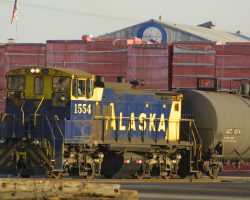 About 0630h on 21-May, ARR 1554 switches the lead to the docks at Anchorage.