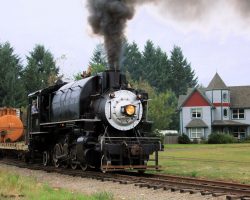 Having gone around the wye at Yacolt, CW 10 now has our cut of freight cars. Also, I could definitely deal with a house right next to the wye.