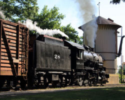 SPL 28 approaches the Palestine tank for the run eastbound.