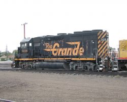 A better view of DRGW3128 leading the lineup