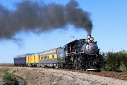 Making track speed coming around the curve at Sugarton