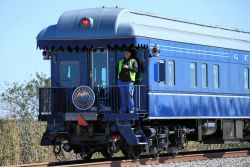 Scott Ogle protects the shove on the back of tail car Georgia