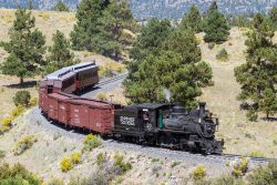 Having wyed and then shoved back west of Big Horn, we see 20 coming up and around the curve